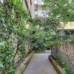 Another Attractive Flat Near By St-Germain, St-Placide