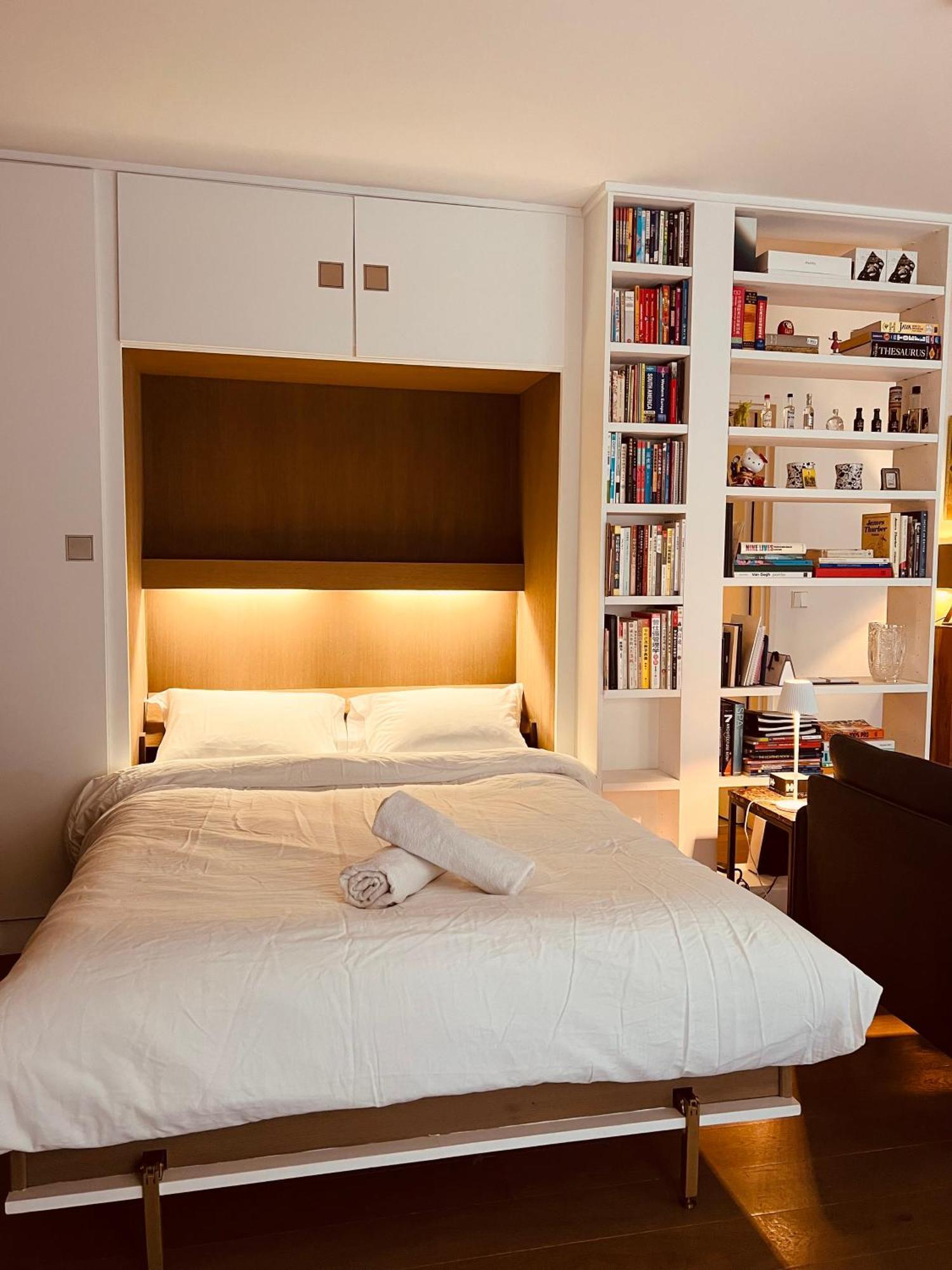 Another Attractive Flat Near By St-germain, St-placide Paris